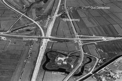 Luchtfoto Met Fort Bijlmer Uit Historisch Amstelland